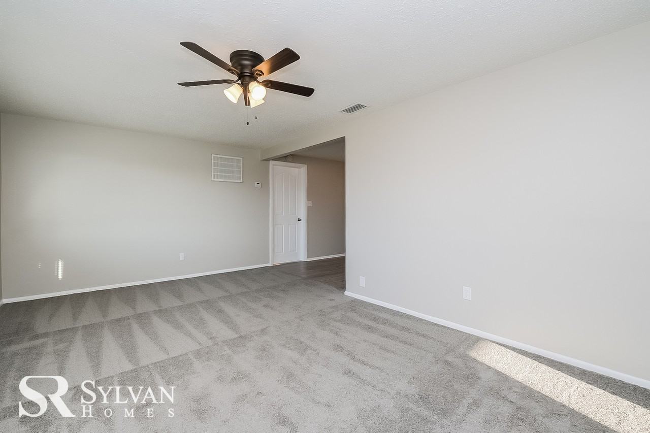 4723 Aegean Ave - Photo 2 of 15