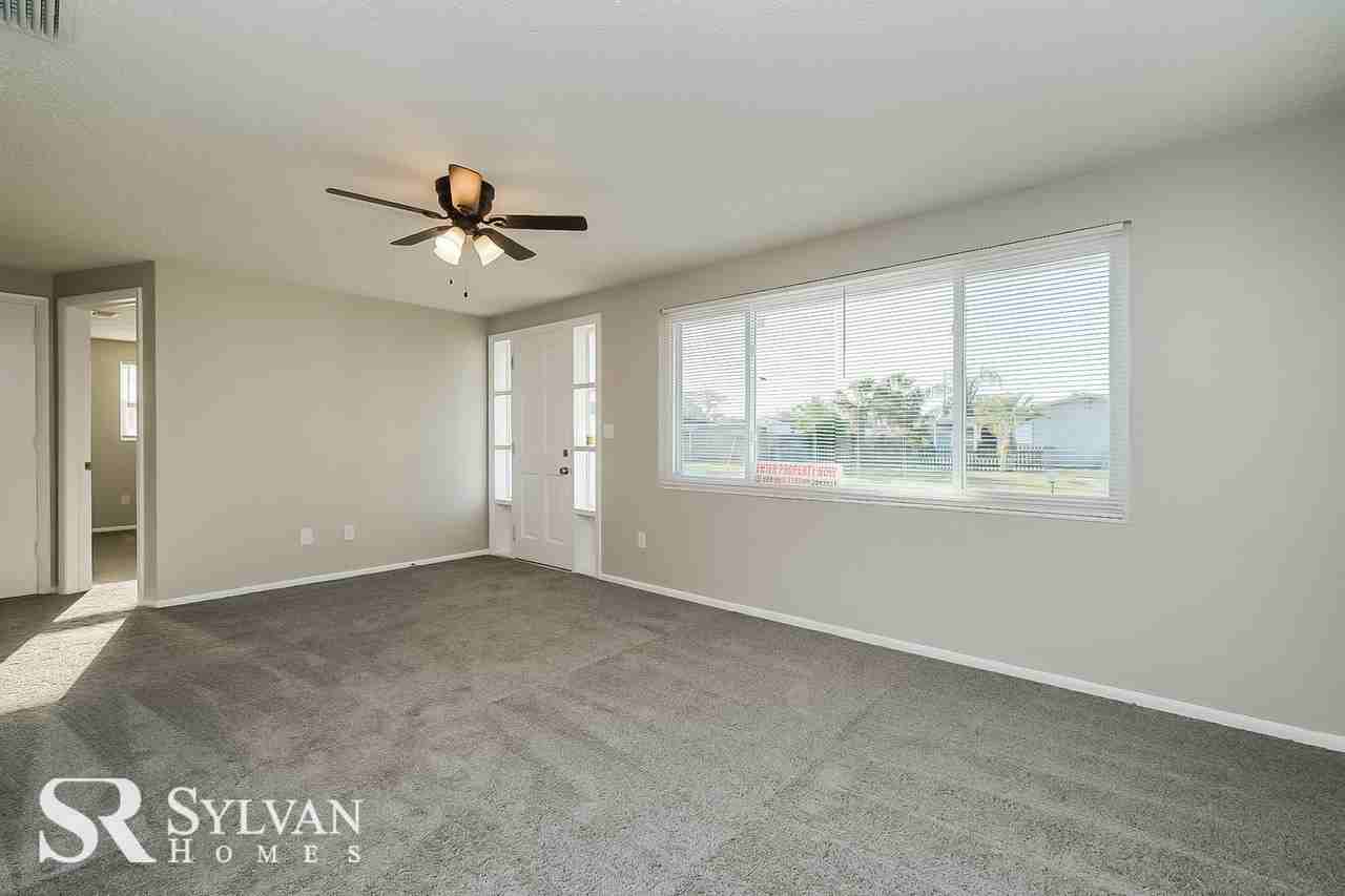 4723 Aegean Ave - Photo 3 of 15