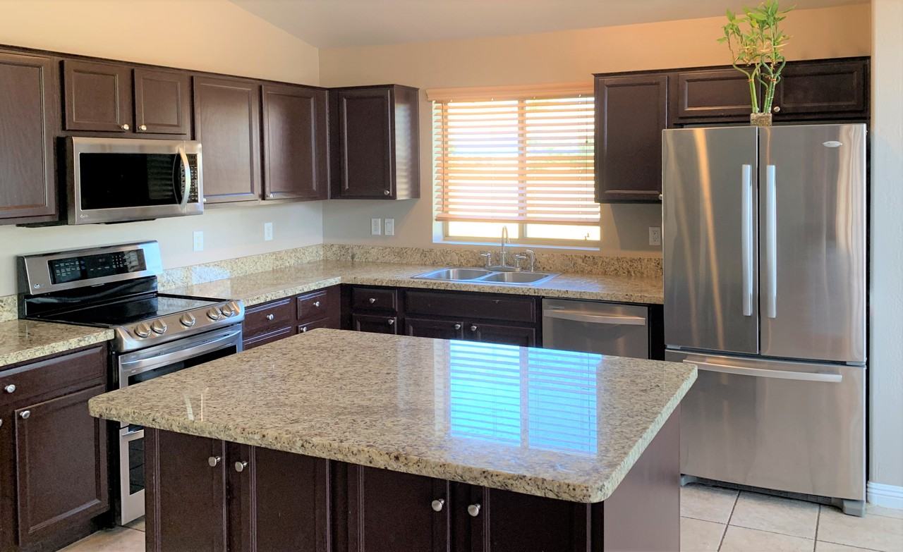 1273 N Exeter St - Photo 3 of 23