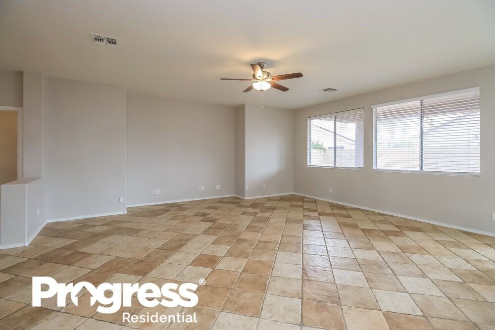 9621 E Keats Ave - Photo 3 of 12