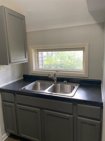 508 S St Jospeh St (B) - Photo 2 of 8