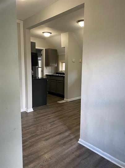 508 S St Jospeh St (B) - Photo 3 of 8