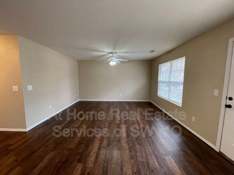 1131 S Clifton Ave - Photo 3 of 11