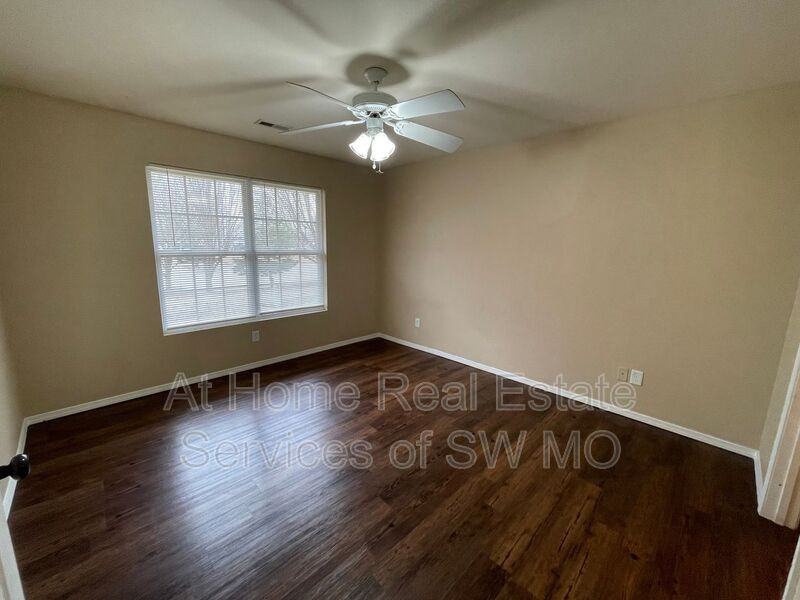 1131 S Clifton Ave - Photo 6 of 11