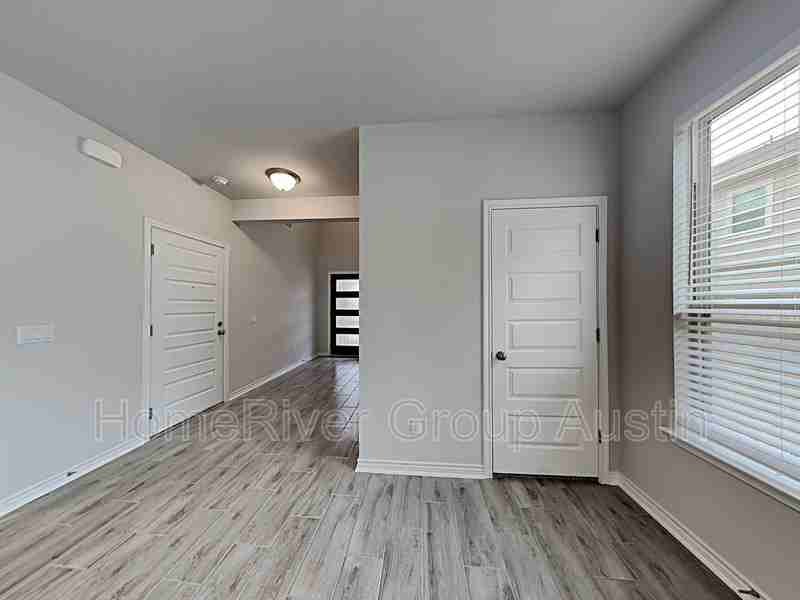 128 Driftwood Hills Way - Photo 3 of 30