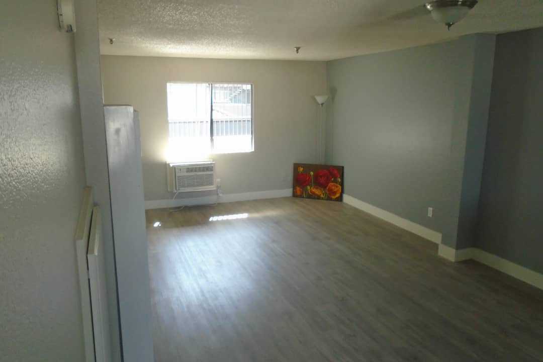 FOUNTAIN VIEW APARTMENTS - Photo 2 of 32