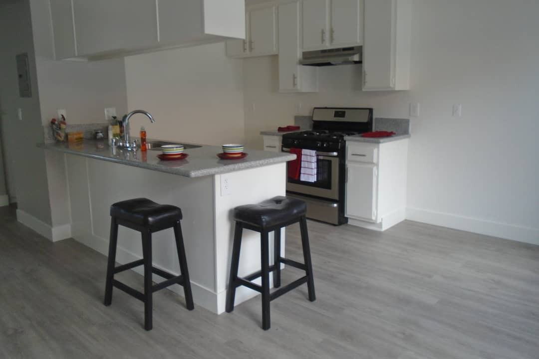 FOUNTAIN VIEW APARTMENTS - Photo 3 of 32