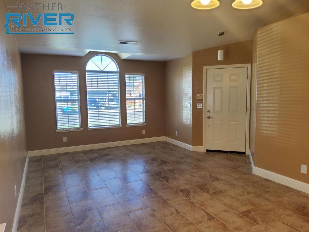 1660 Michelle Dr - Photo 2 of 14