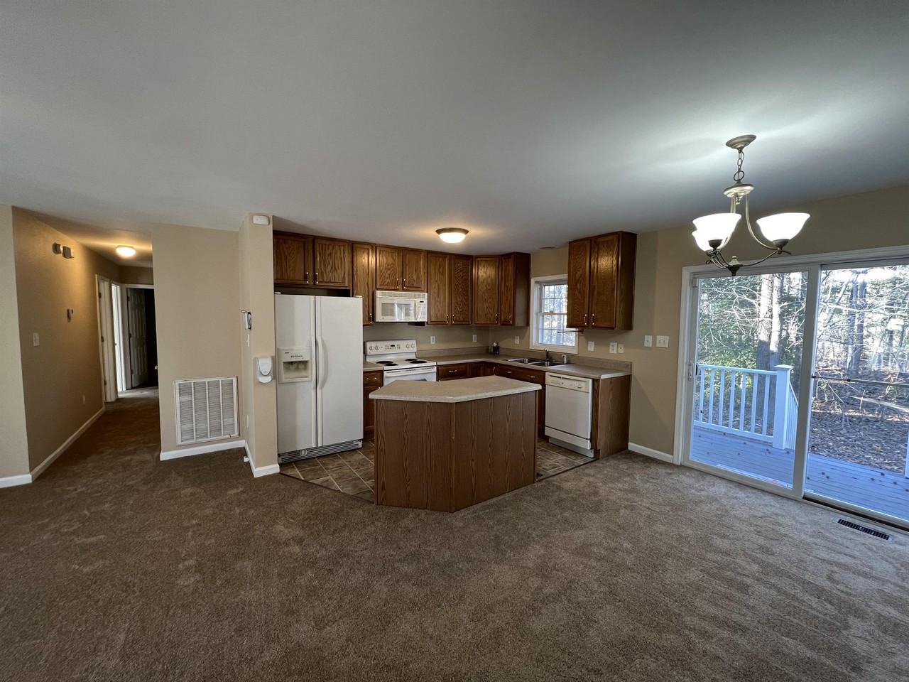 21 Fort King Dr #1 - Photo 3 of 24