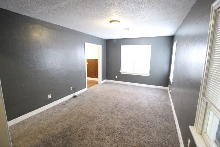 3804 Northwest 24th Street - Photo 3 of 15