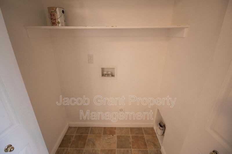 975 Eve Dr #3 - Photo 5 of 9
