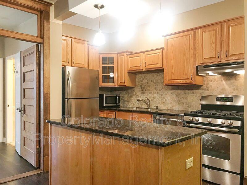 1261 N Pennsylvania St #4