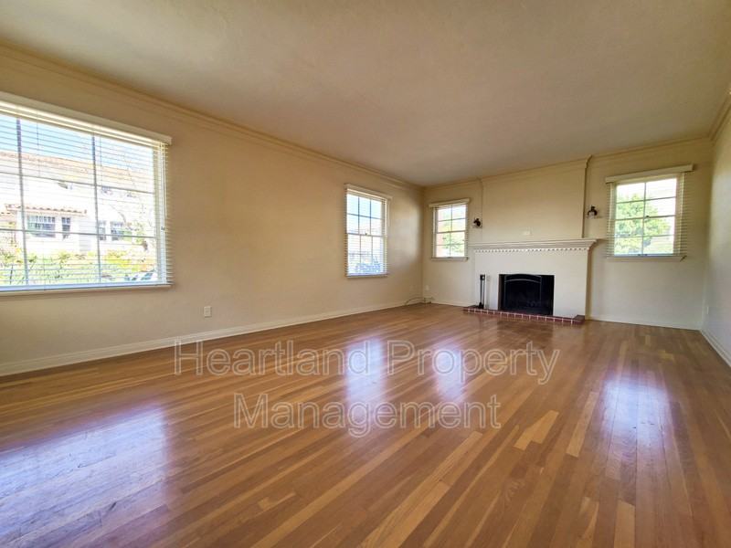 3773 Wellborn St - Photo 4 of 18