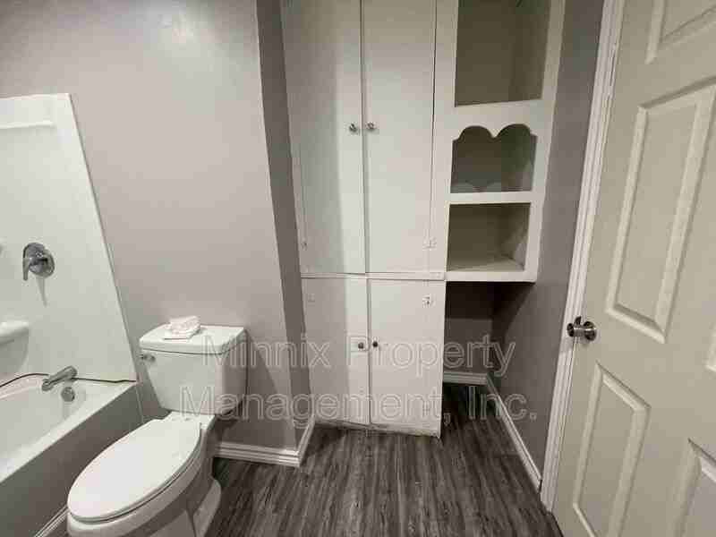 202 S Virginia St - Photo 3 of 14