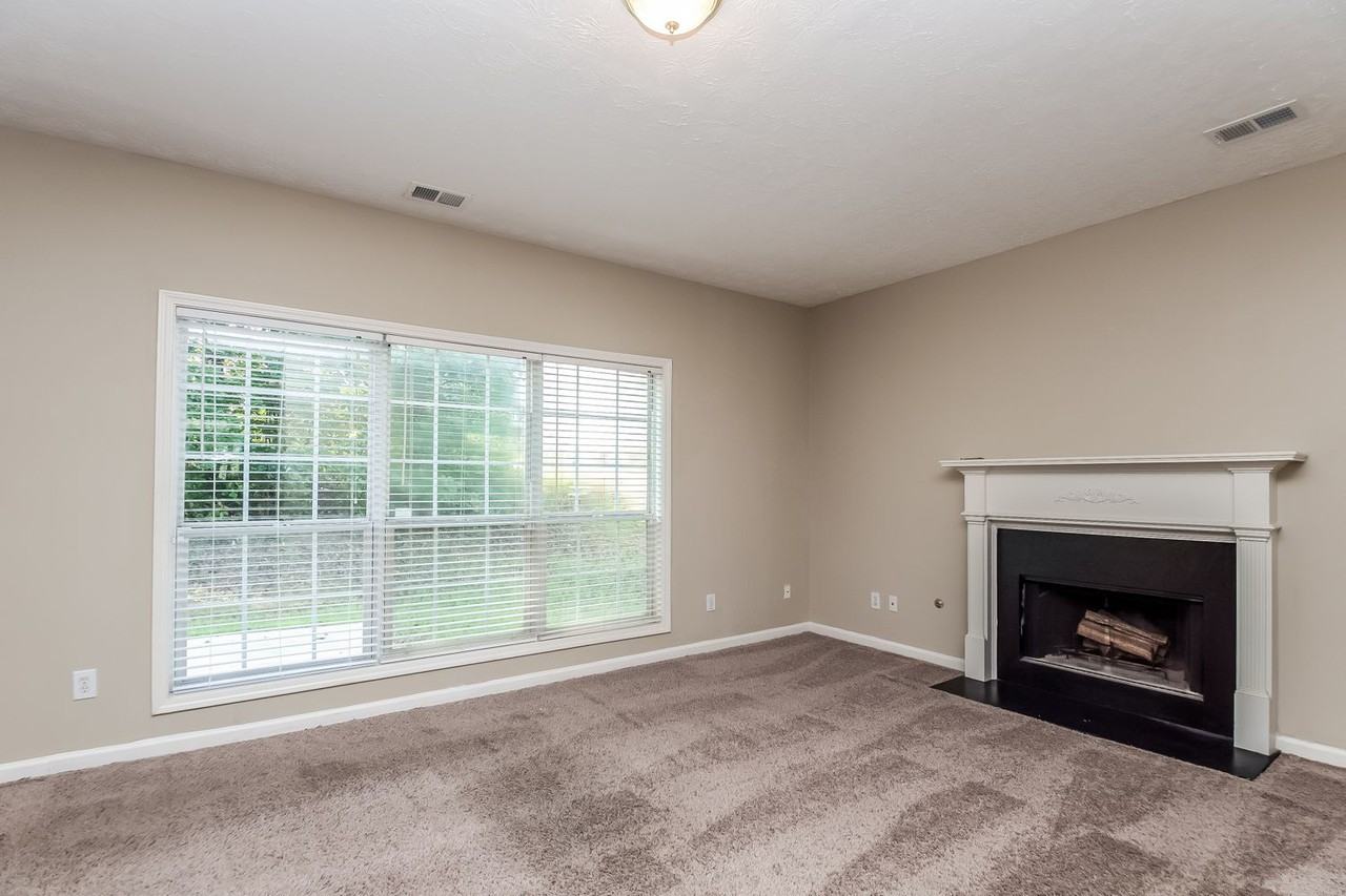 424 Payton Ct - Photo 3 of 21