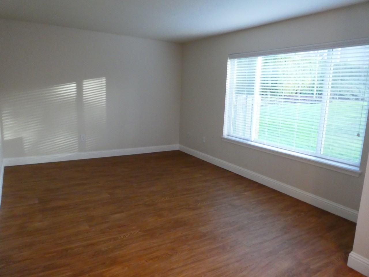 7123 Sw Sagert St #1 - Photo 3 of 17