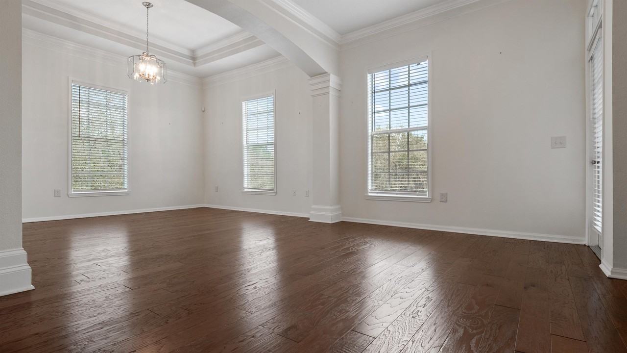 221 Longview Avenue - 1Unit 303 #1 - Photo 4 of 49