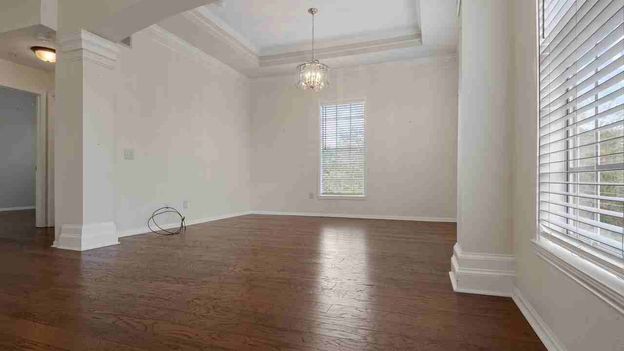 221 Longview Avenue - 1Unit 303 #1 - Photo 5 of 49