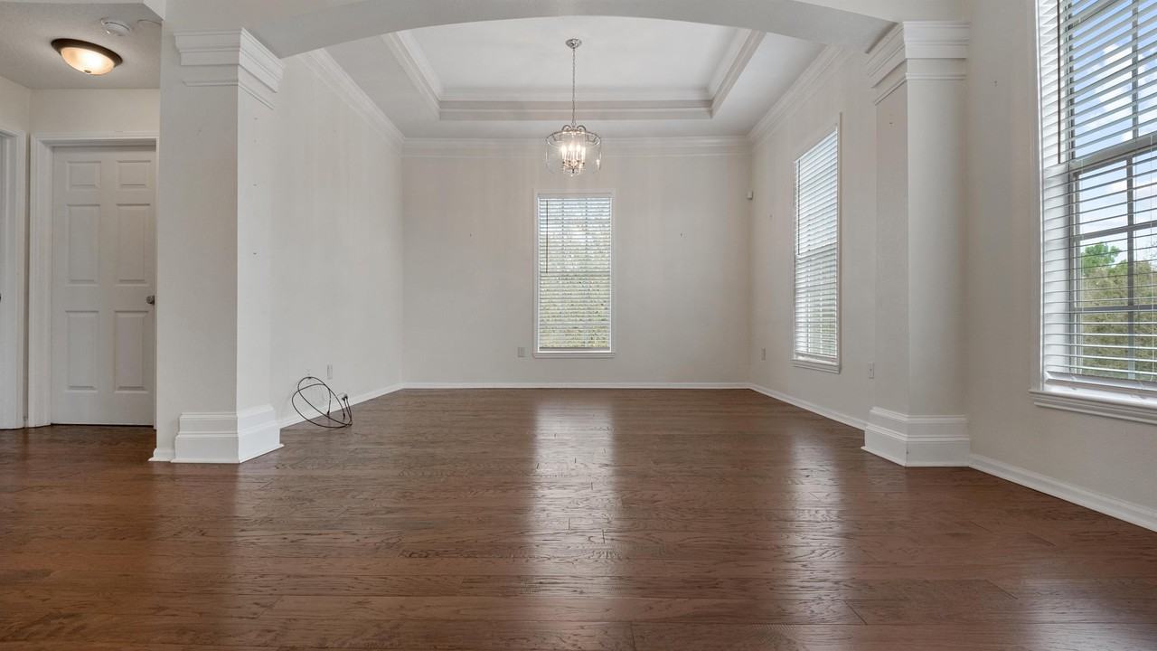 221 Longview Avenue - 1Unit 303 #1 - Photo 6 of 49