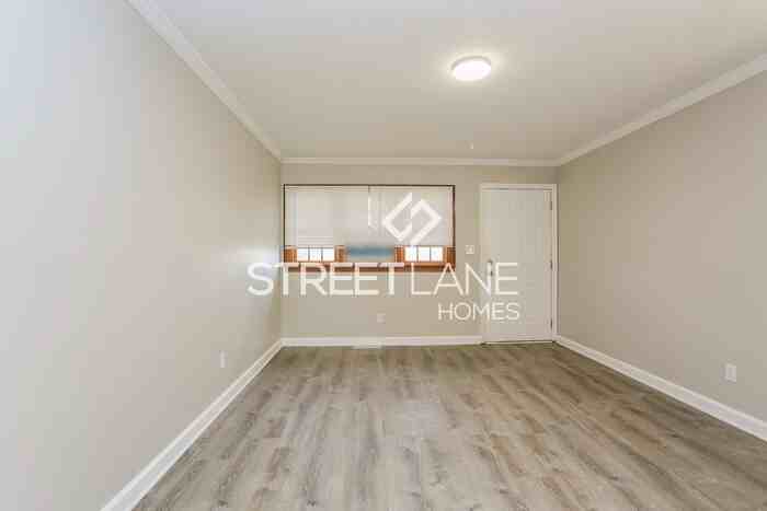 465 N Westmoor Ave - Photo 3 of 15