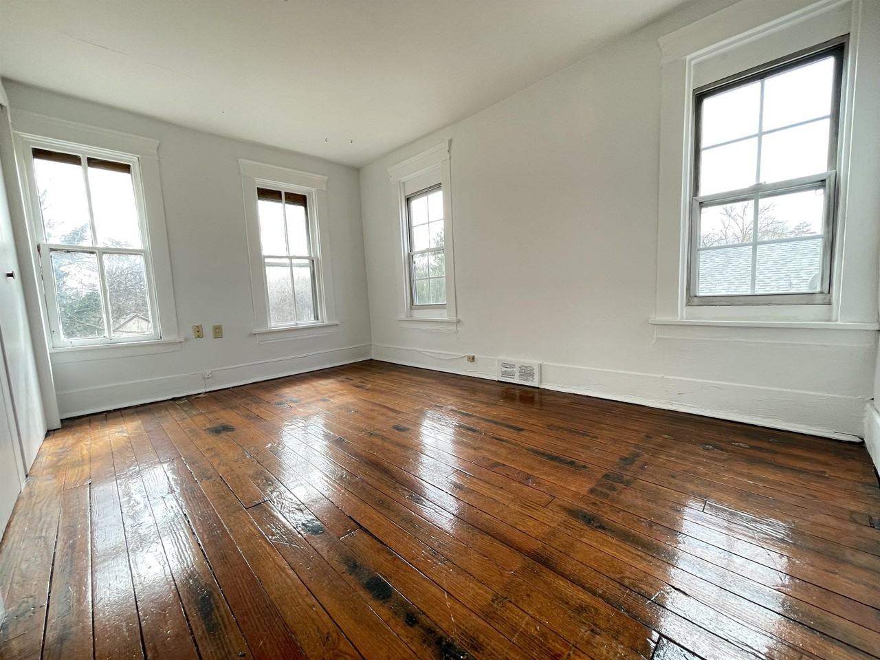386 Silver St #386-5UP - Photo 6 of 11