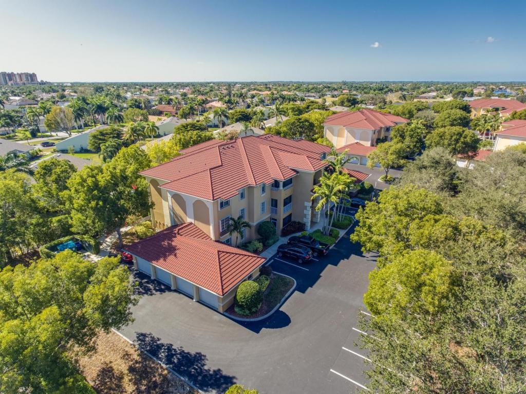 1518 Sw 50th St - Photo 2 of 24