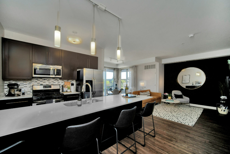 771 Skokie Blvd - Photo 3 of 36