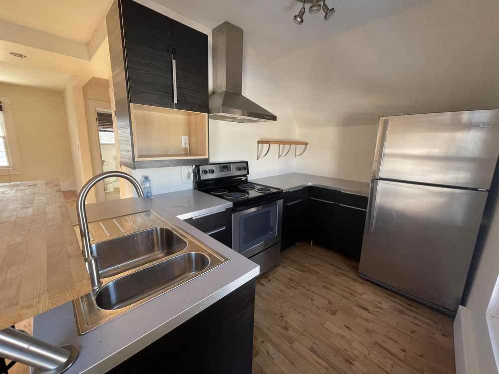 234 1/2 Robinson St, Moncton, NB E1C 5C7 Studio Apartment for 1,100