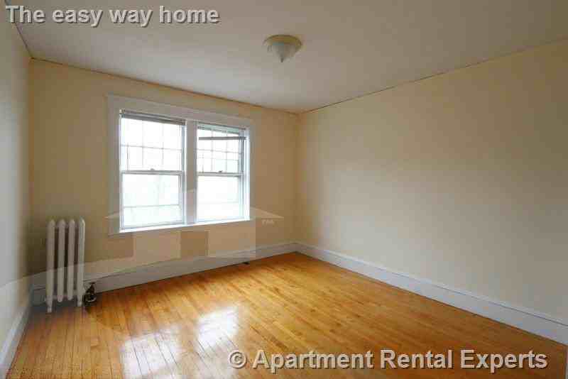 14 Centre St #8 - Photo 6 of 17