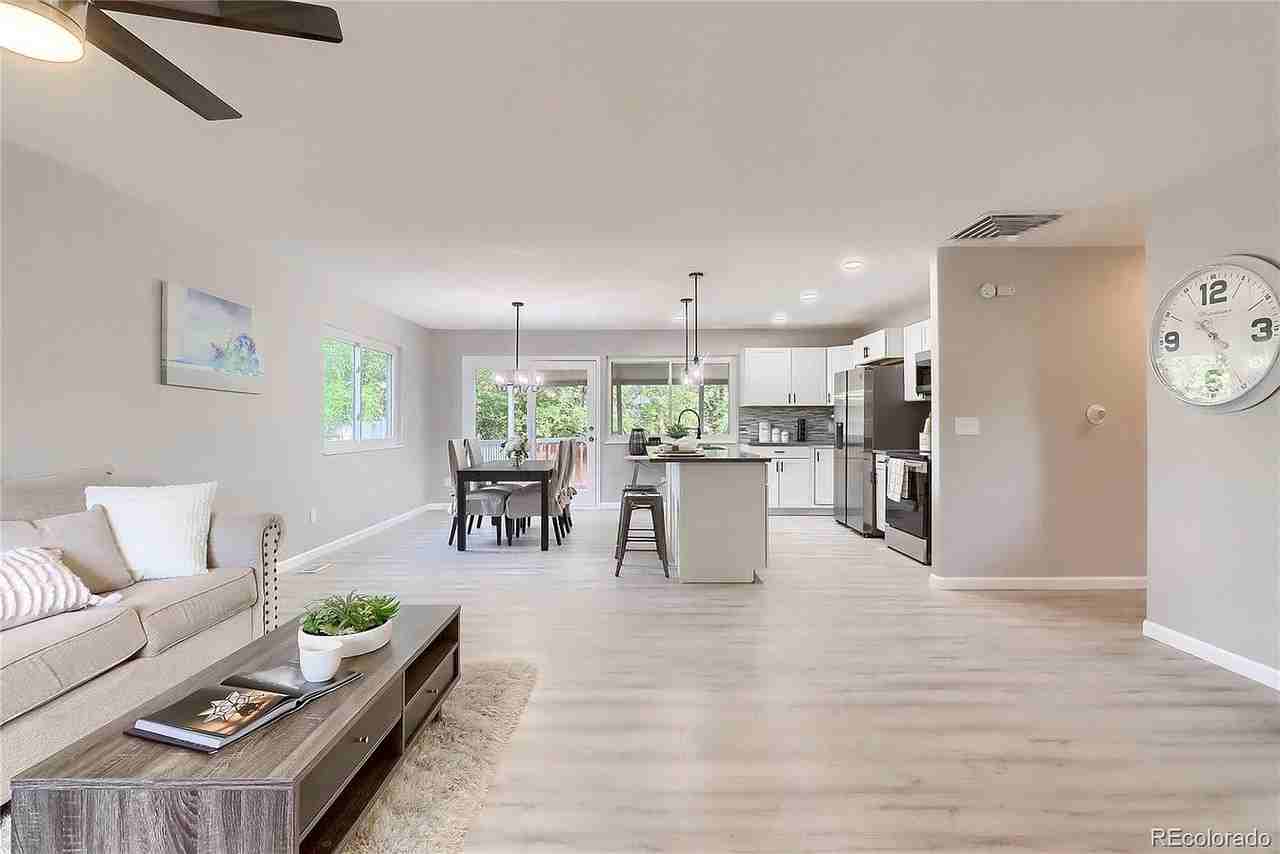 1812 Memphis St - Photo 3 of 36