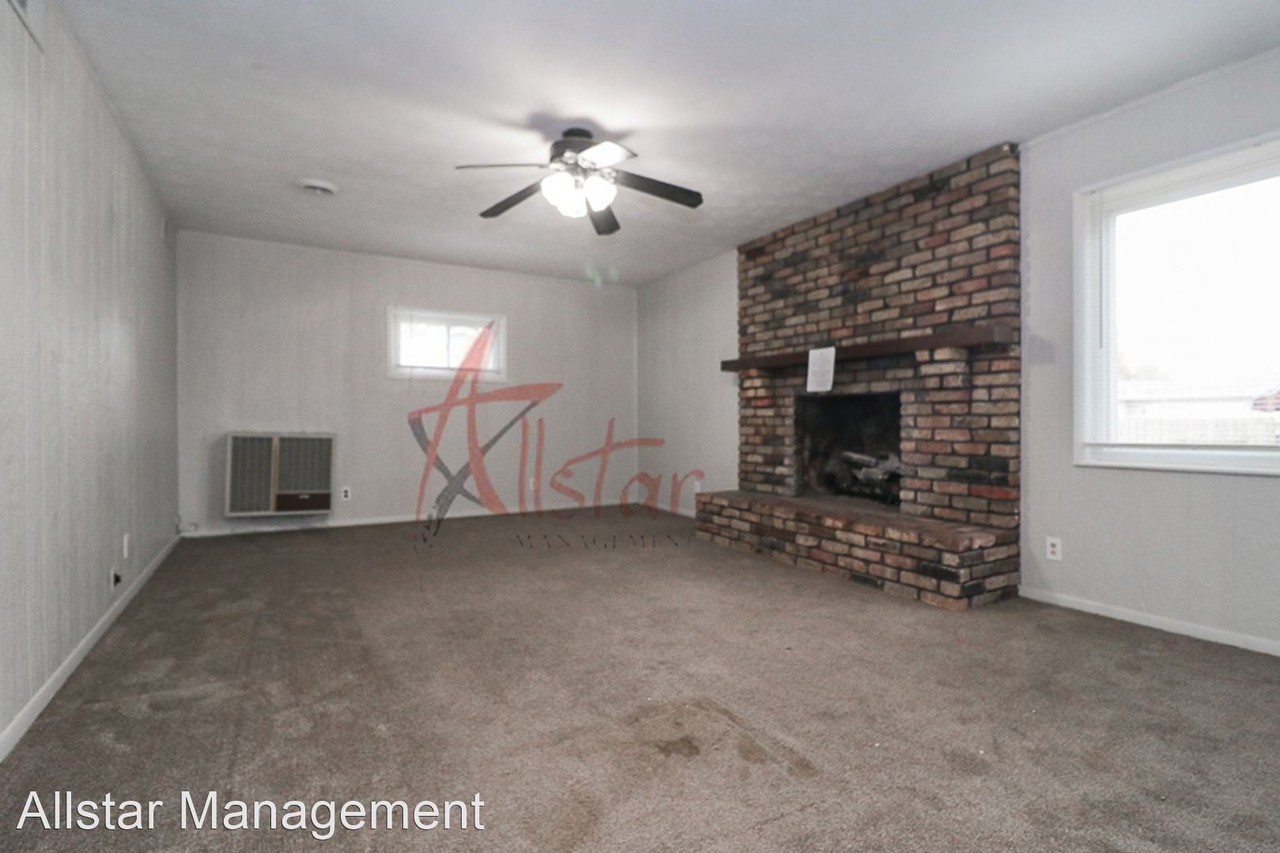 3921 Sleepy Hollow Rd - Photo 3 of 27