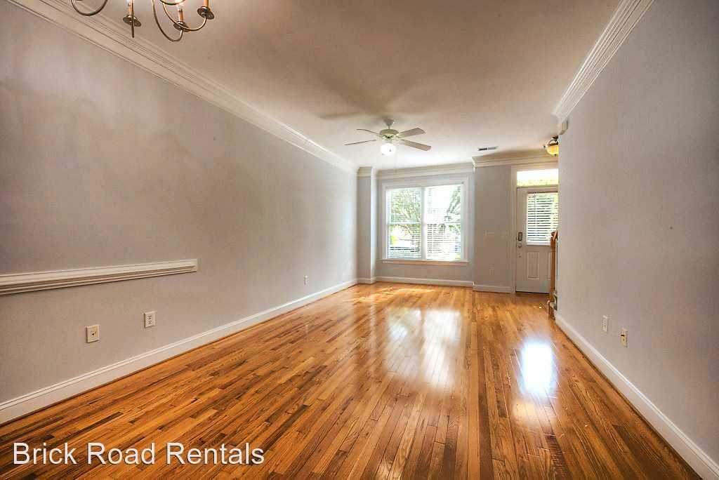 710 S Pine St - Photo 3 of 16