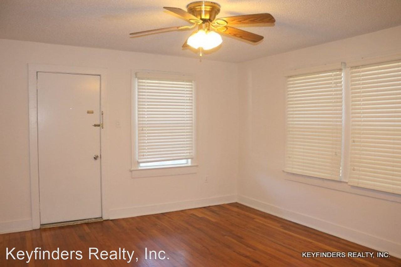 439 Georgia Ave - Photo 2 of 10