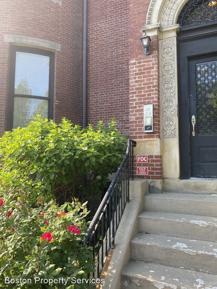 497 Commonwealth Ave - Photo 3 of 6