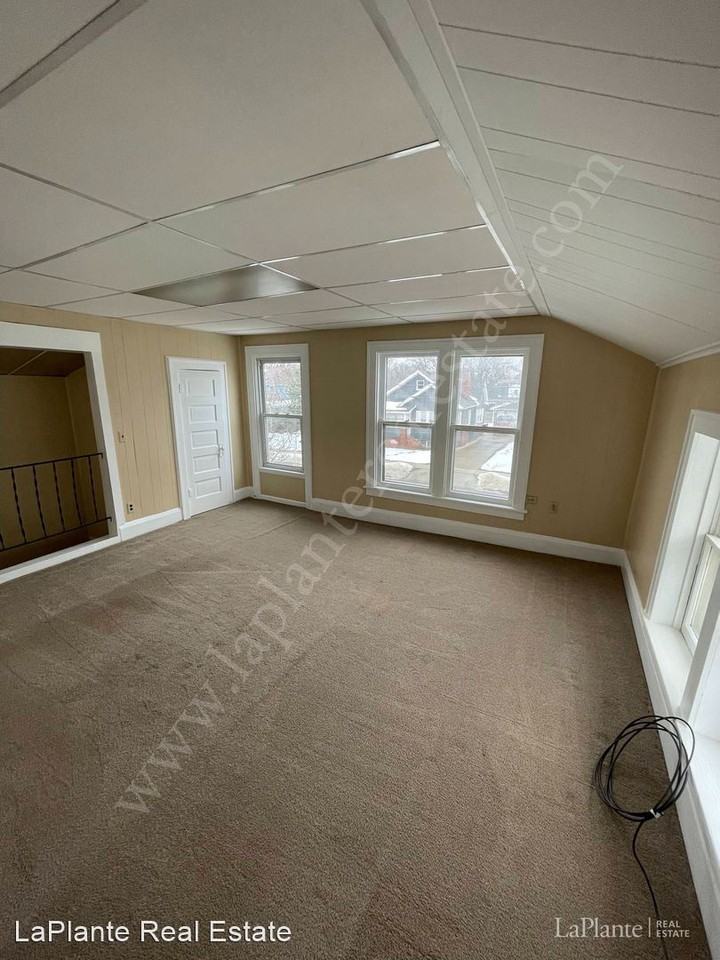 715 Michigan Avenue - Photo 3 of 20