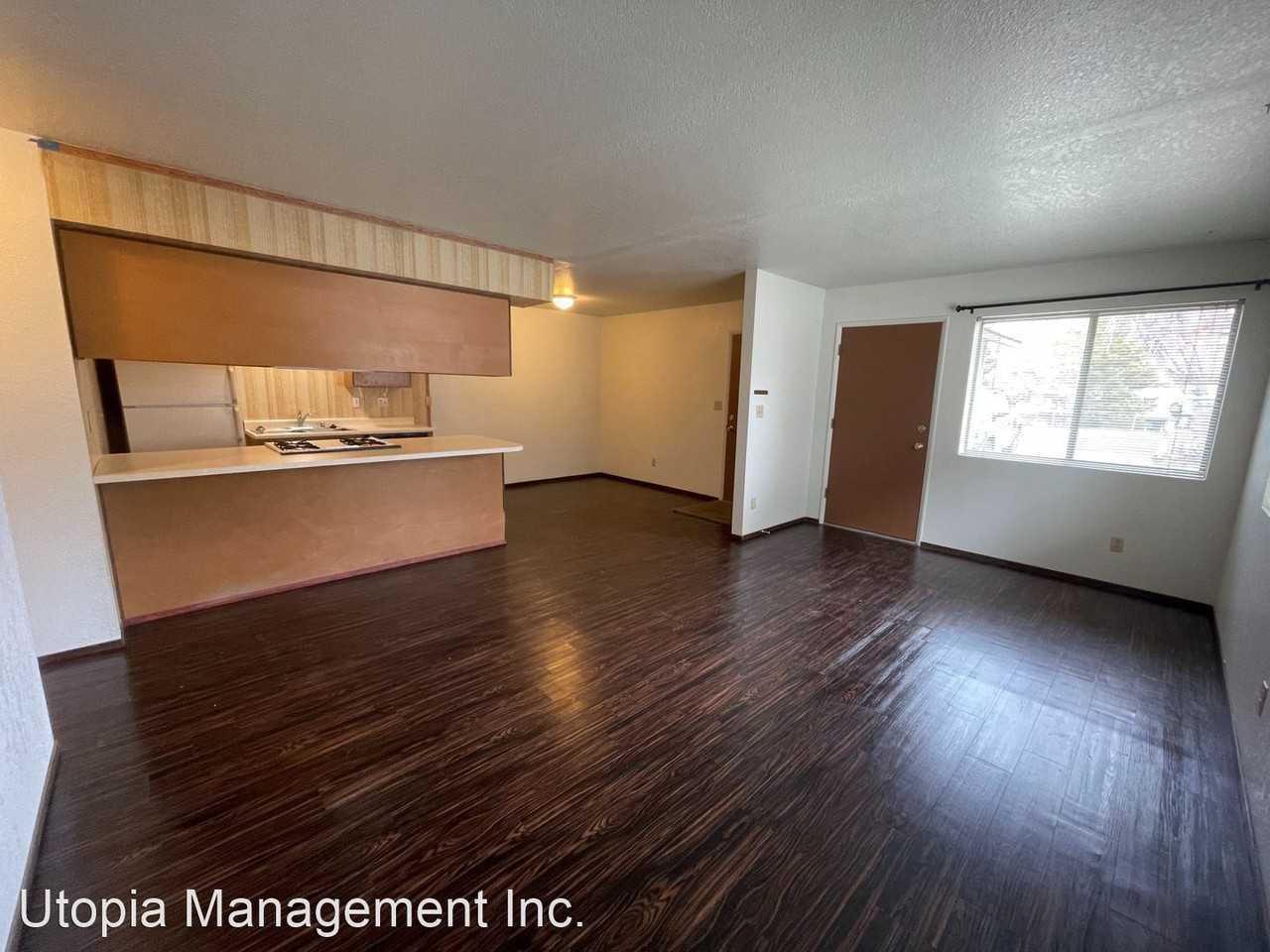 520 N Roop Street - Photo 3 of 16