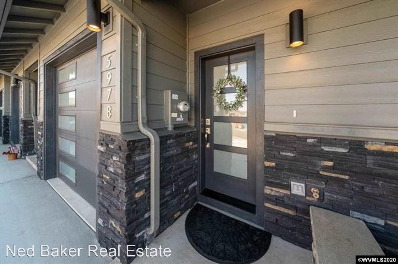 5978 Belknap Springs St Se - Photo 2 of 17