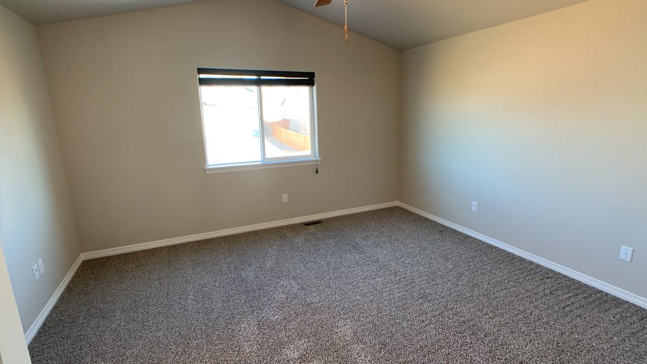 10898 Saco Dr - Photo 5 of 11