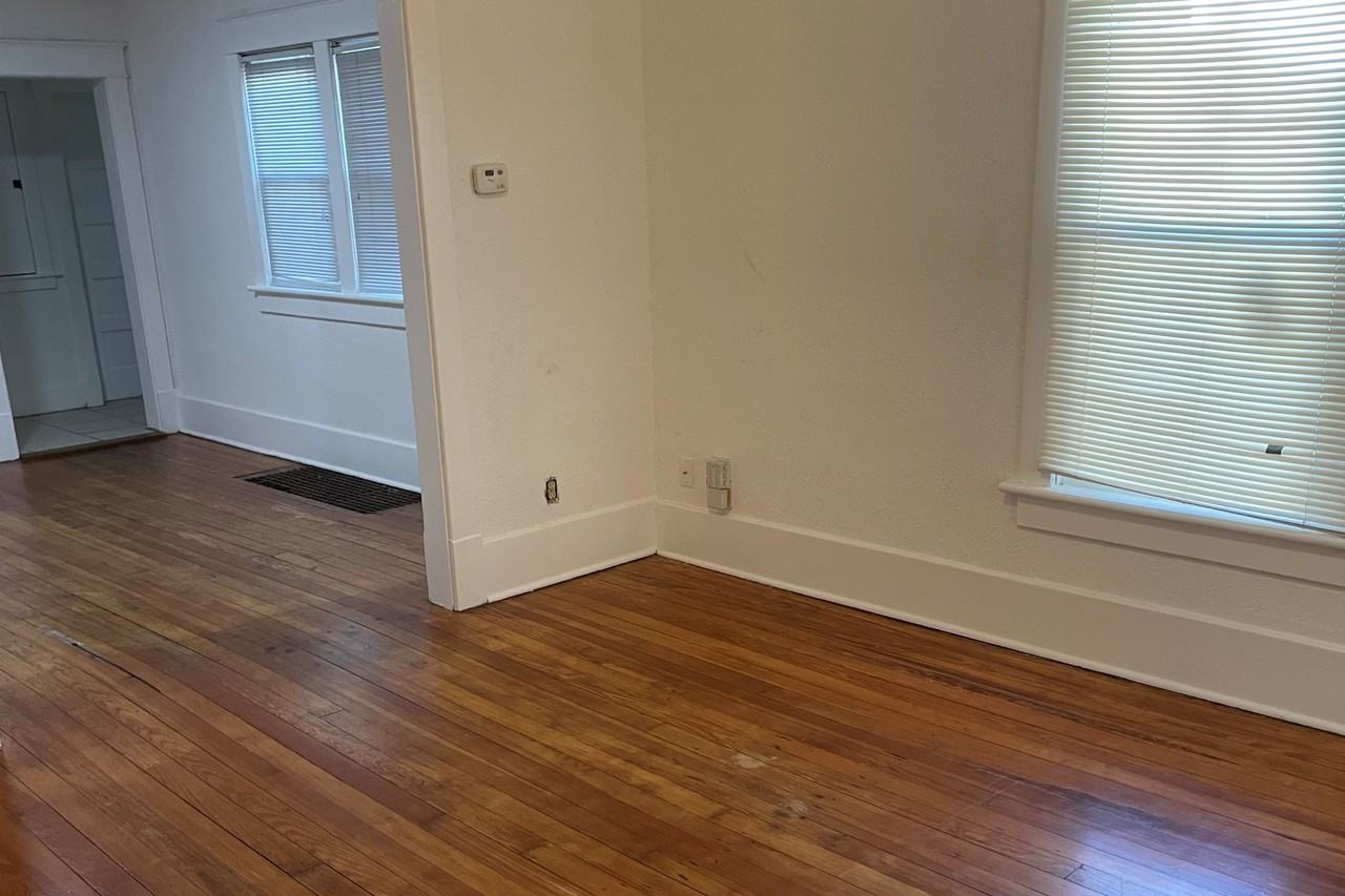 2106 Sw 10th Ave - Photo 2 of 12