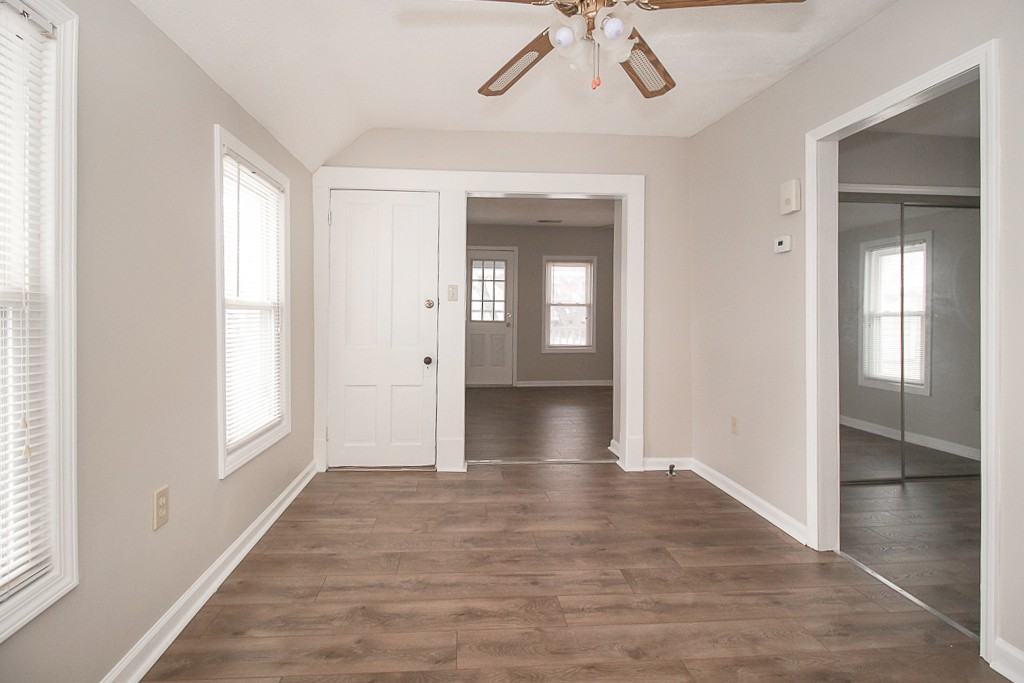 7602 Wentworth Ave - Photo 3 of 48