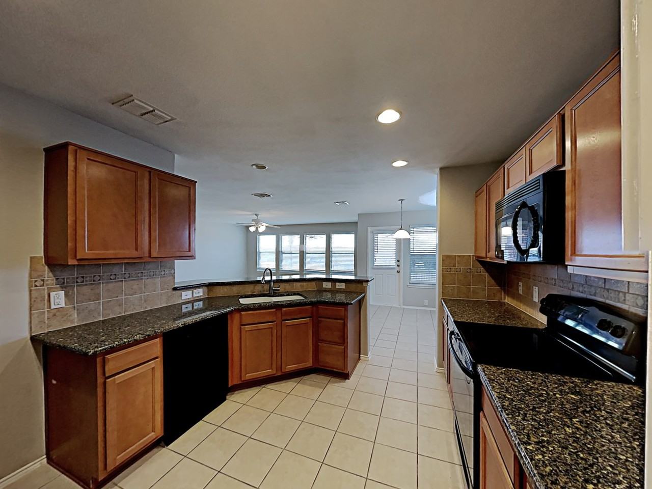 15945 Blaketree Dr - Photo 3 of 16