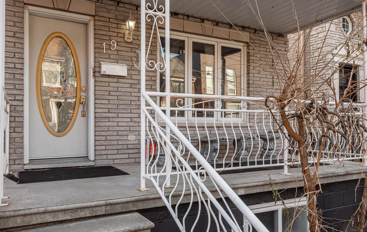 19 Mitchell Ave - Photo 3 of 31