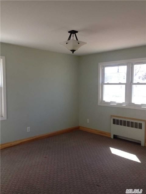 390 Grant Ave - Photo 3 of 5