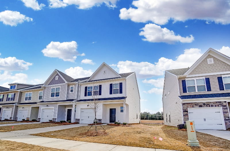 8147 Sheffield Dr - Photo 2 of 46