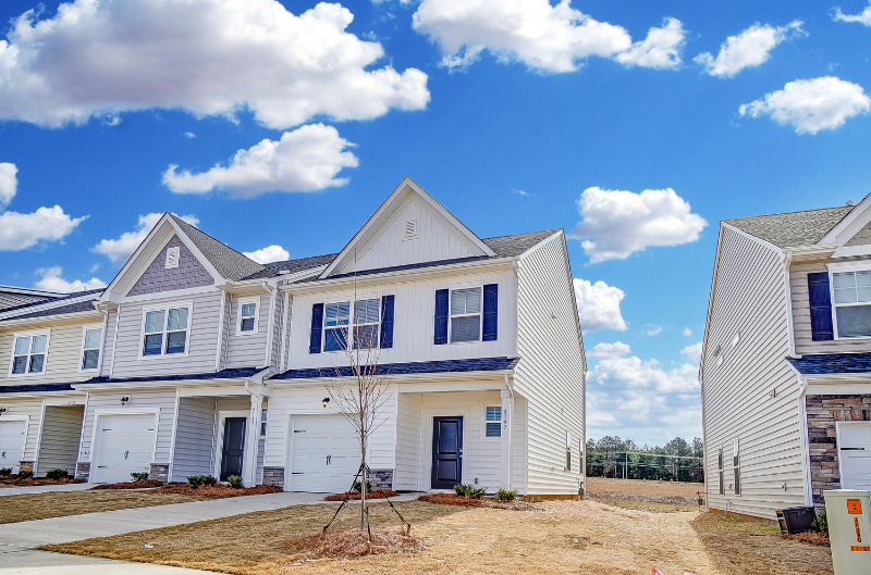 8147 Sheffield Dr - Photo 4 of 46