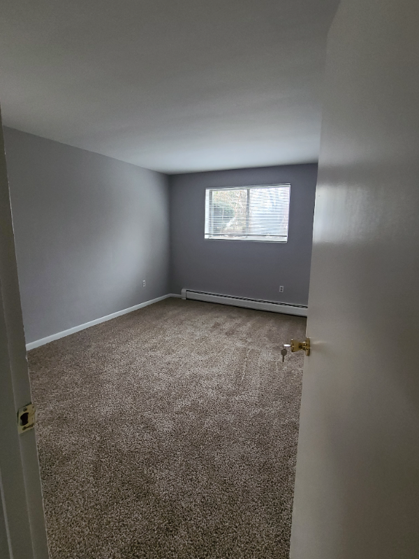 3311 White Oak Dr #4 - Photo 2 of 5