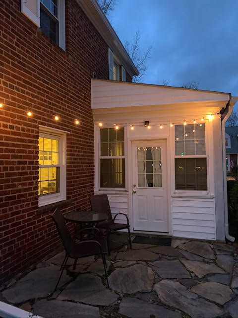 1055 N Monroe St - Photo 3 of 20