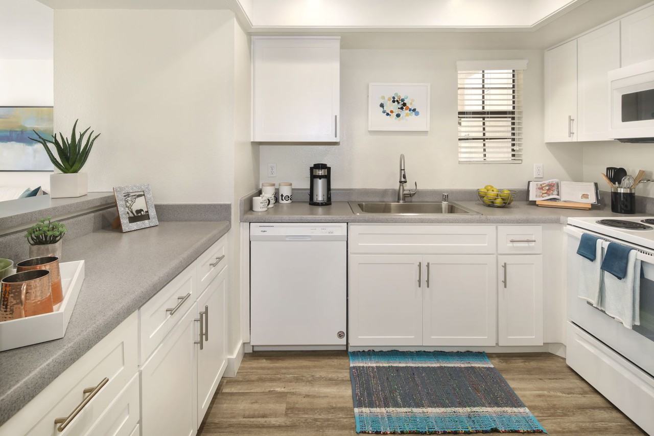 Laguna Serrano Apartments Homes - Photo 3 of 20