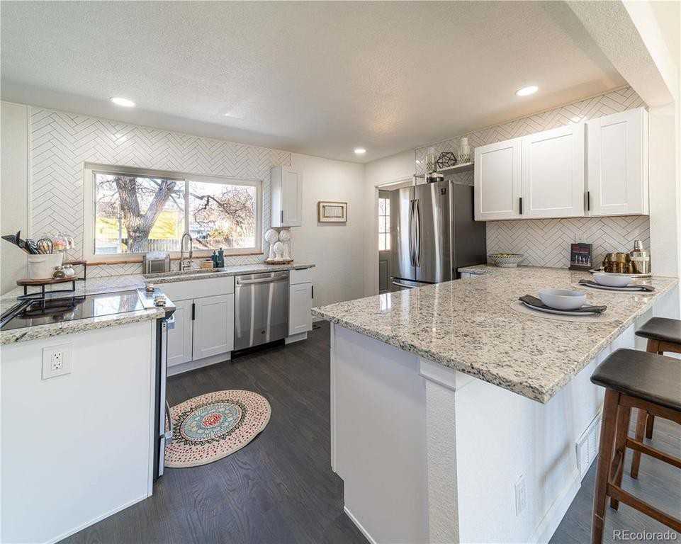 3495 S Grape St #1 - Photo 2 of 40