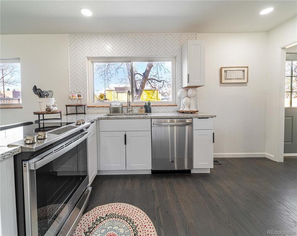3495 S Grape St #1 - Photo 3 of 40